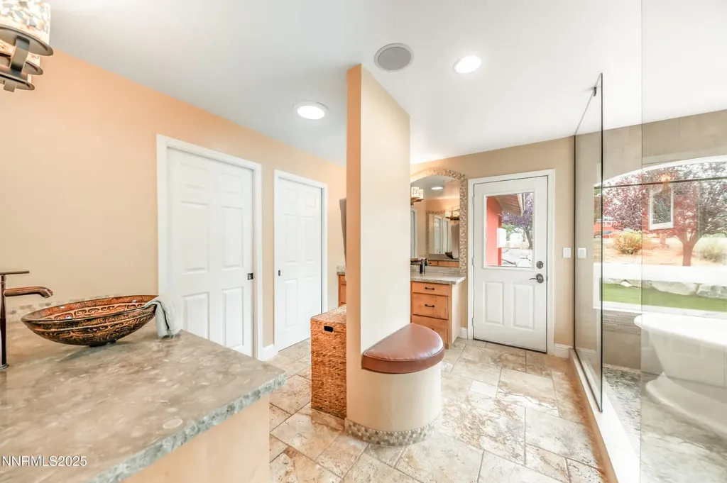 8045 List Country Washoe Valley NV 89704