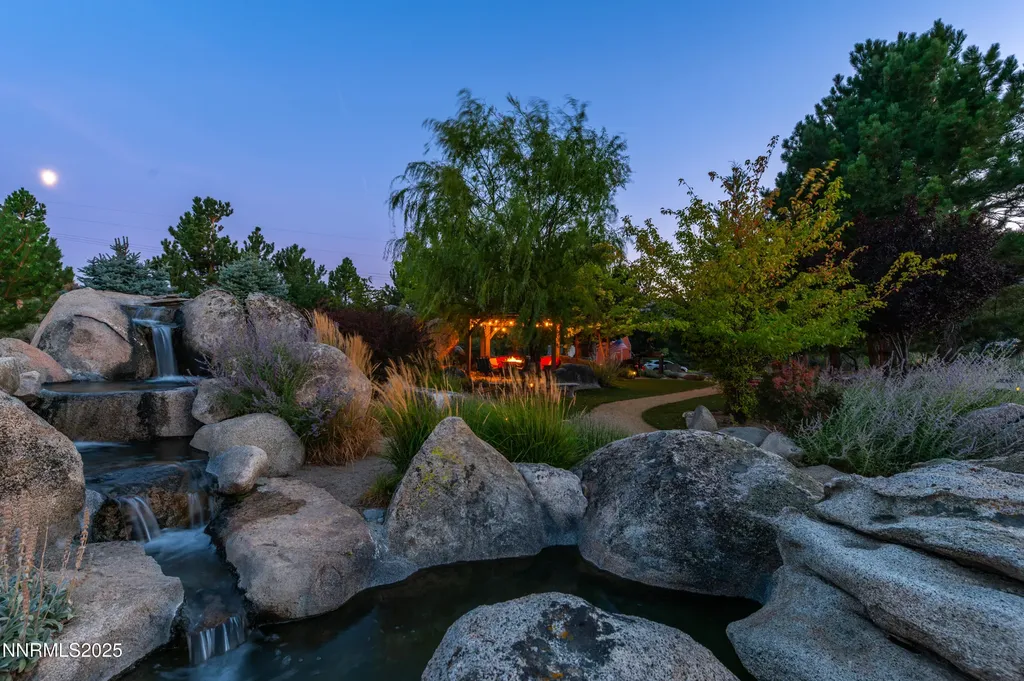 8045 List Country Washoe Valley NV 89704