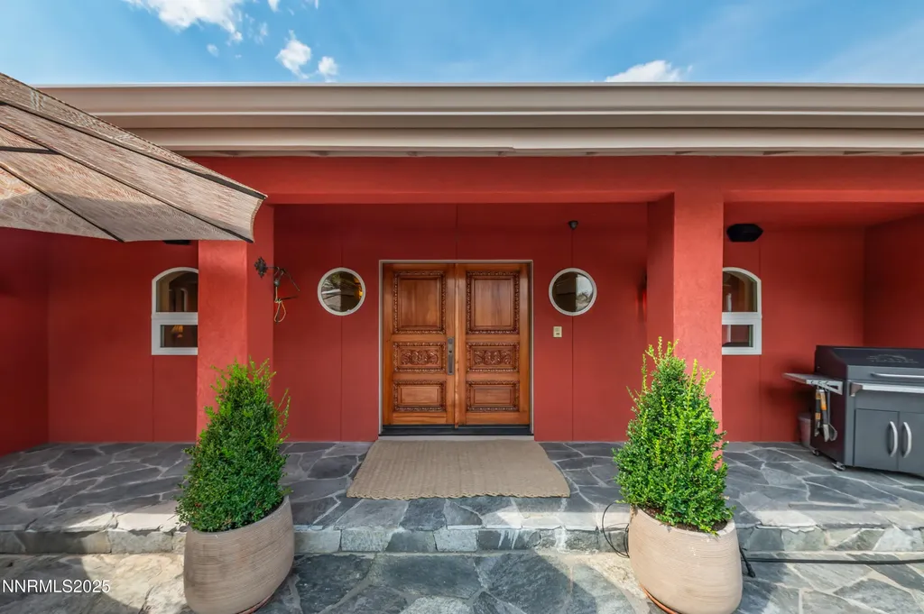 8045 List Country Washoe Valley NV 89704