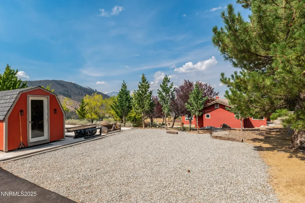8045 List Country Washoe Valley NV 89704