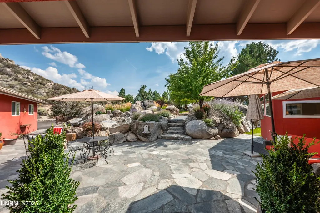 8045 List Country Washoe Valley NV 89704