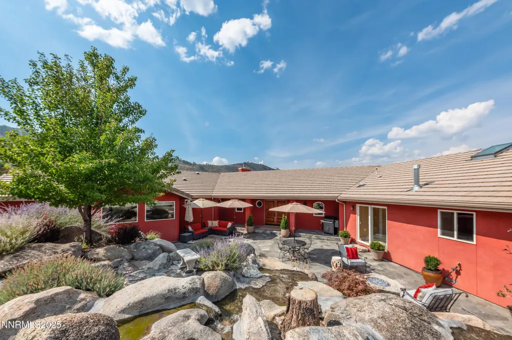 8045 List Country Washoe Valley NV 89704