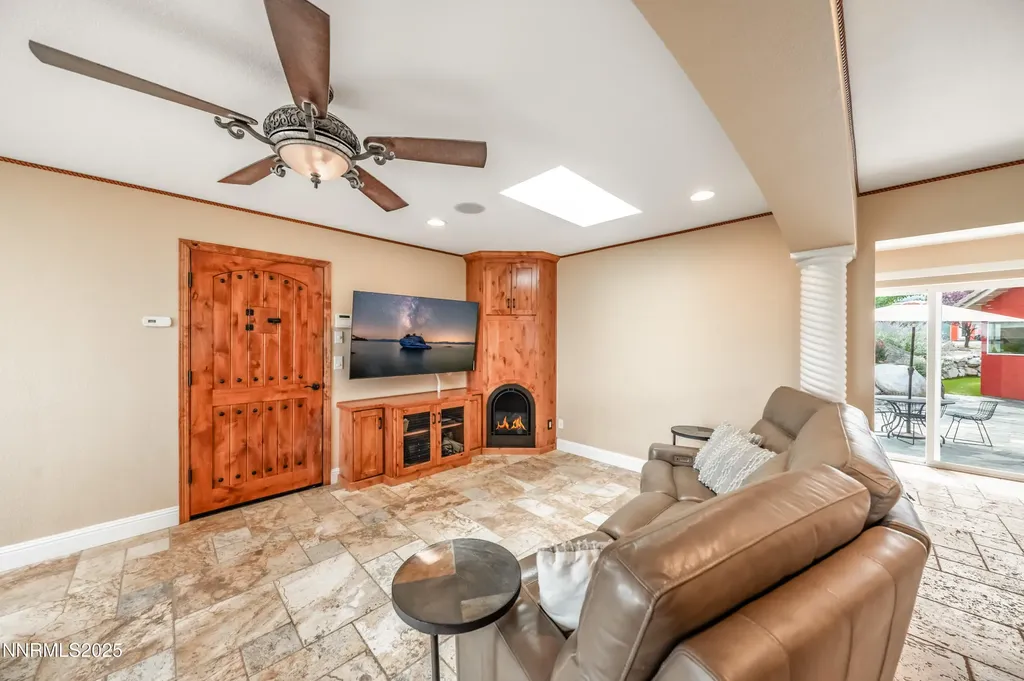 8045 List Country Washoe Valley NV 89704