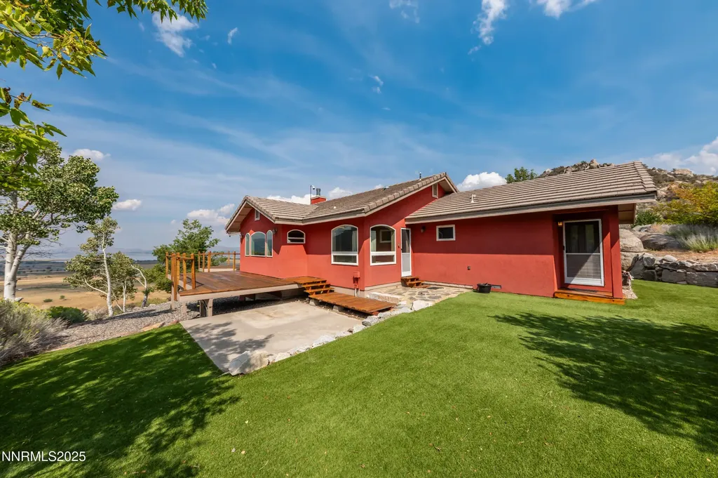 8045 List Country Washoe Valley NV 89704