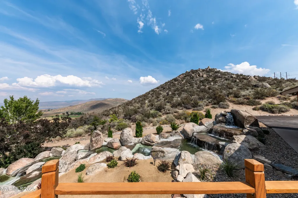 8045 List Country Washoe Valley NV 89704