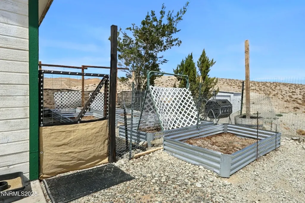 16 Ludington Yerington NV 89447