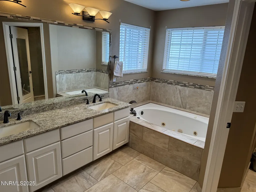 2081 Russell Elko NV 89801