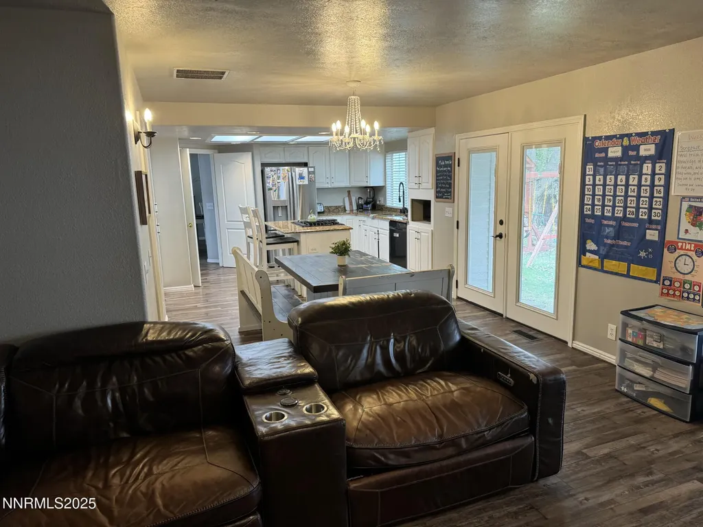 2081 Russell Elko NV 89801