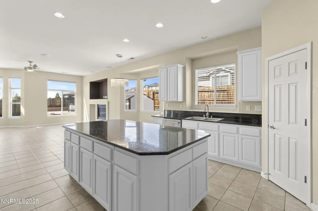 1838 Kinglet Sparks NV 89441