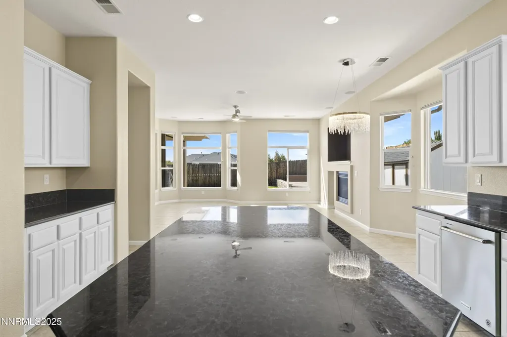 1838 Kinglet Sparks NV 89441