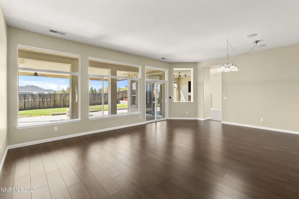 1838 Kinglet Sparks NV 89441