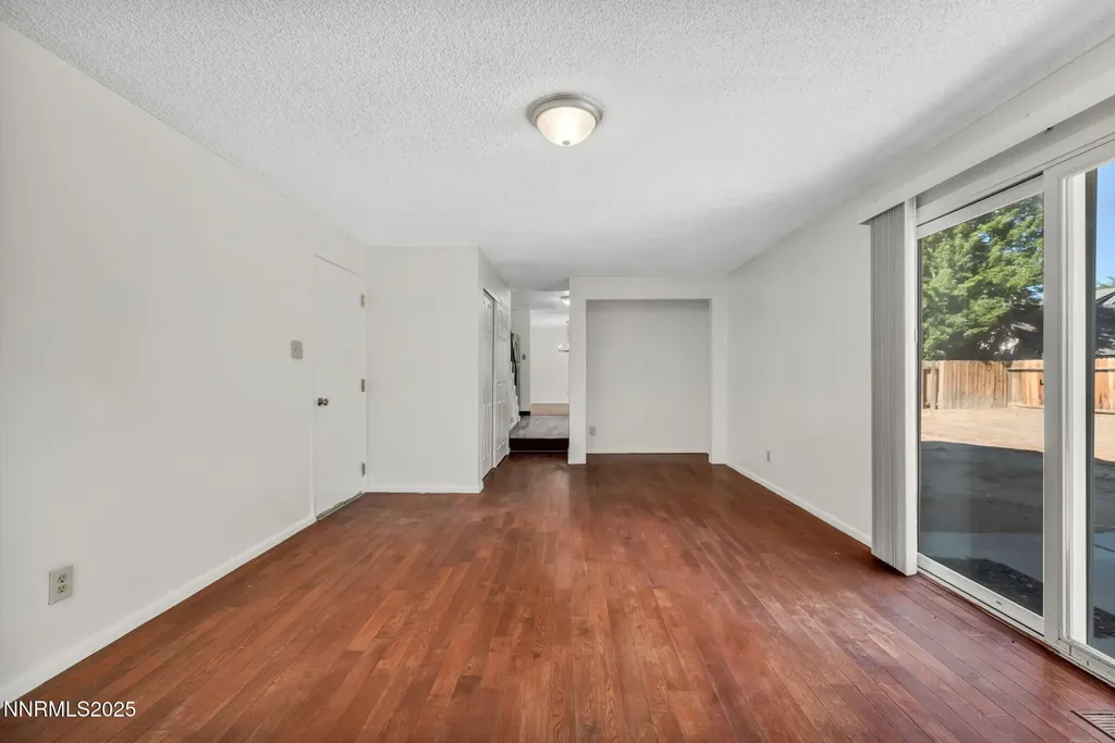7274 Windmill Reno NV 89511