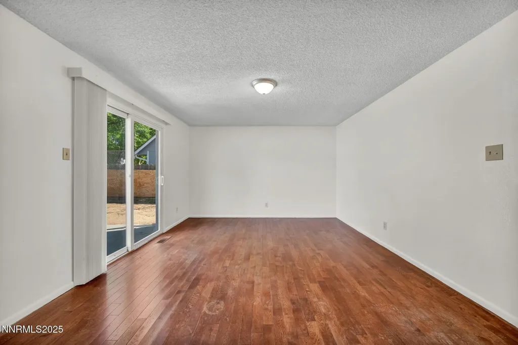 7274 Windmill Reno NV 89511