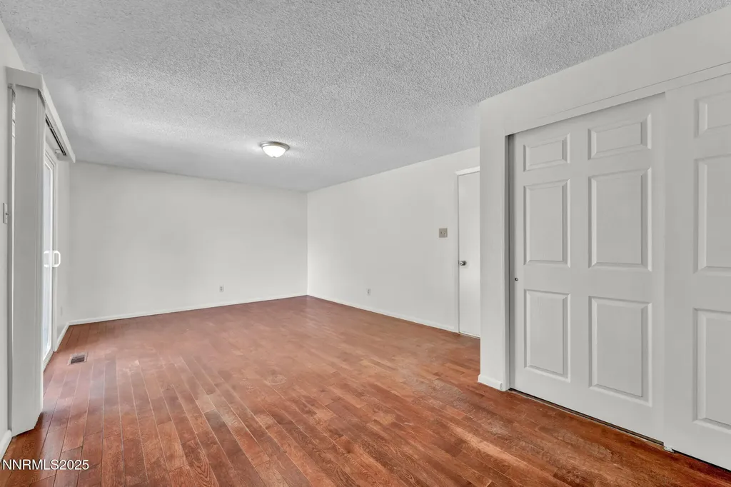 7274 Windmill Reno NV 89511