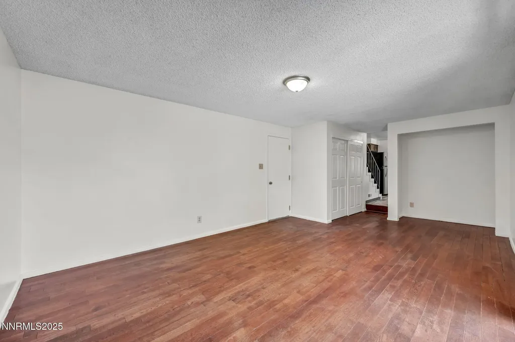 7274 Windmill Reno NV 89511