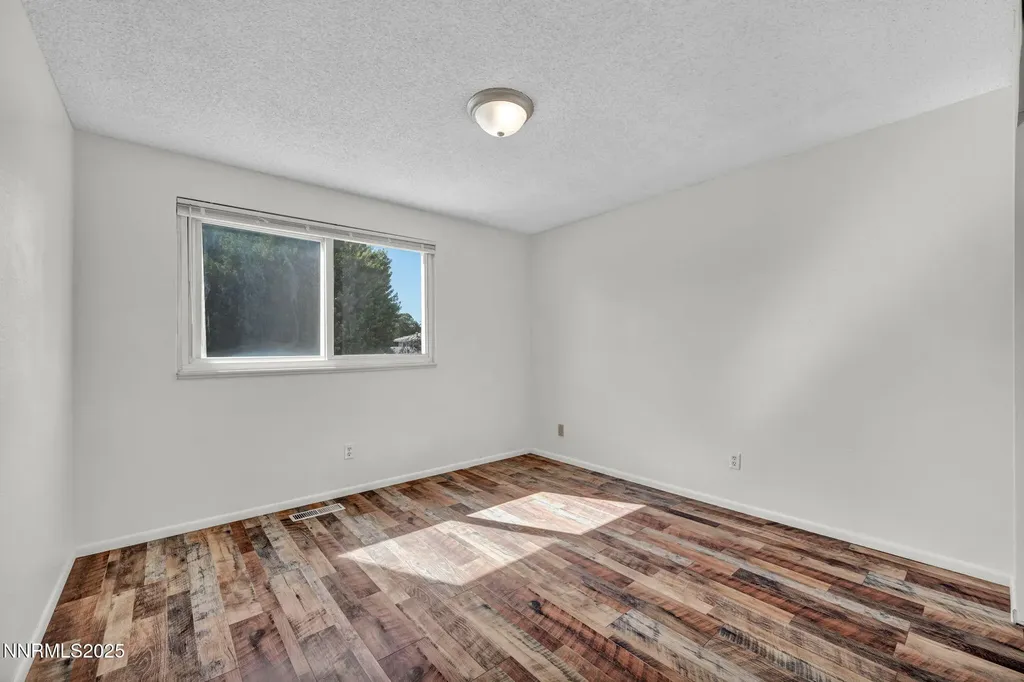 7274 Windmill Reno NV 89511