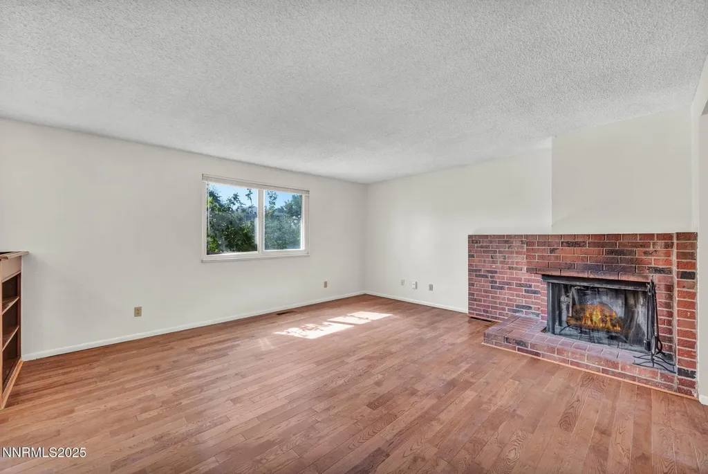7274 Windmill Reno NV 89511
