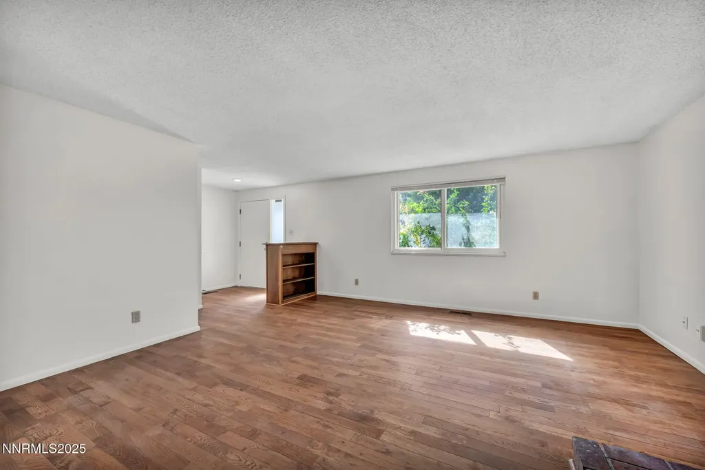 7274 Windmill Reno NV 89511