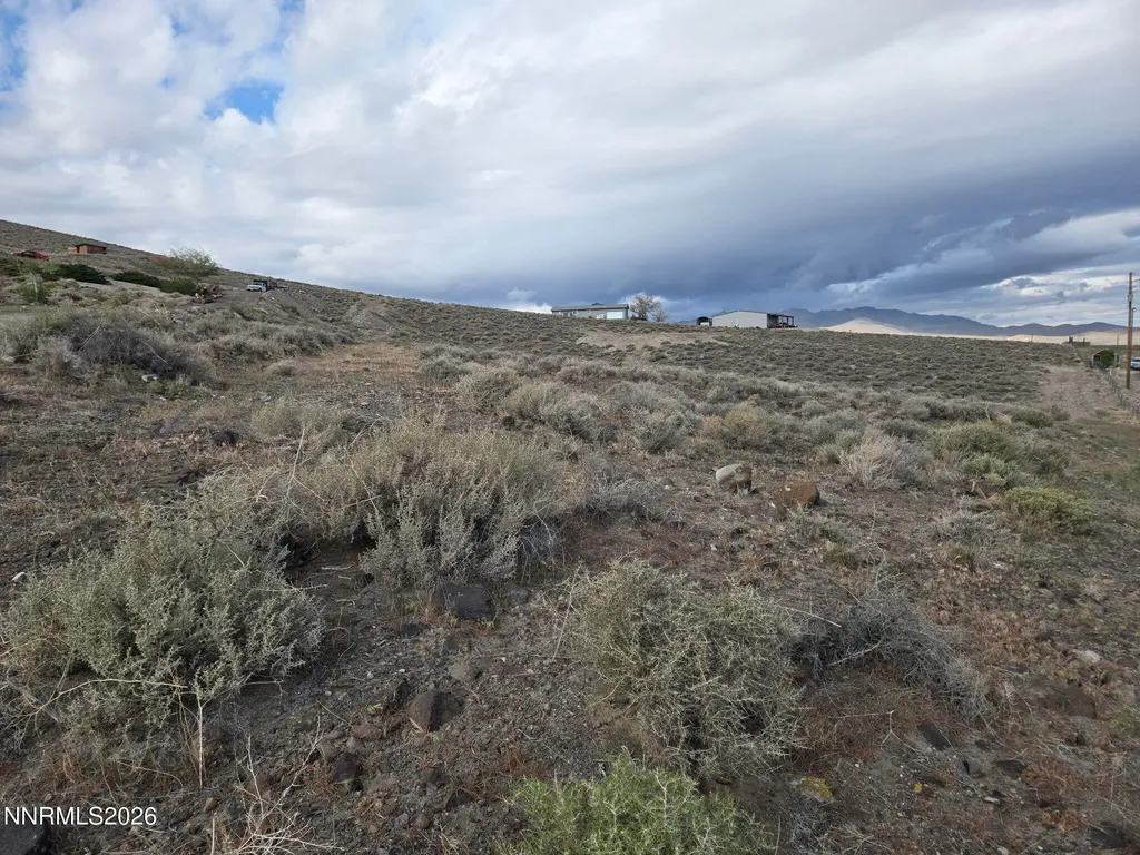 13 Valley View Fernley NV 89408
