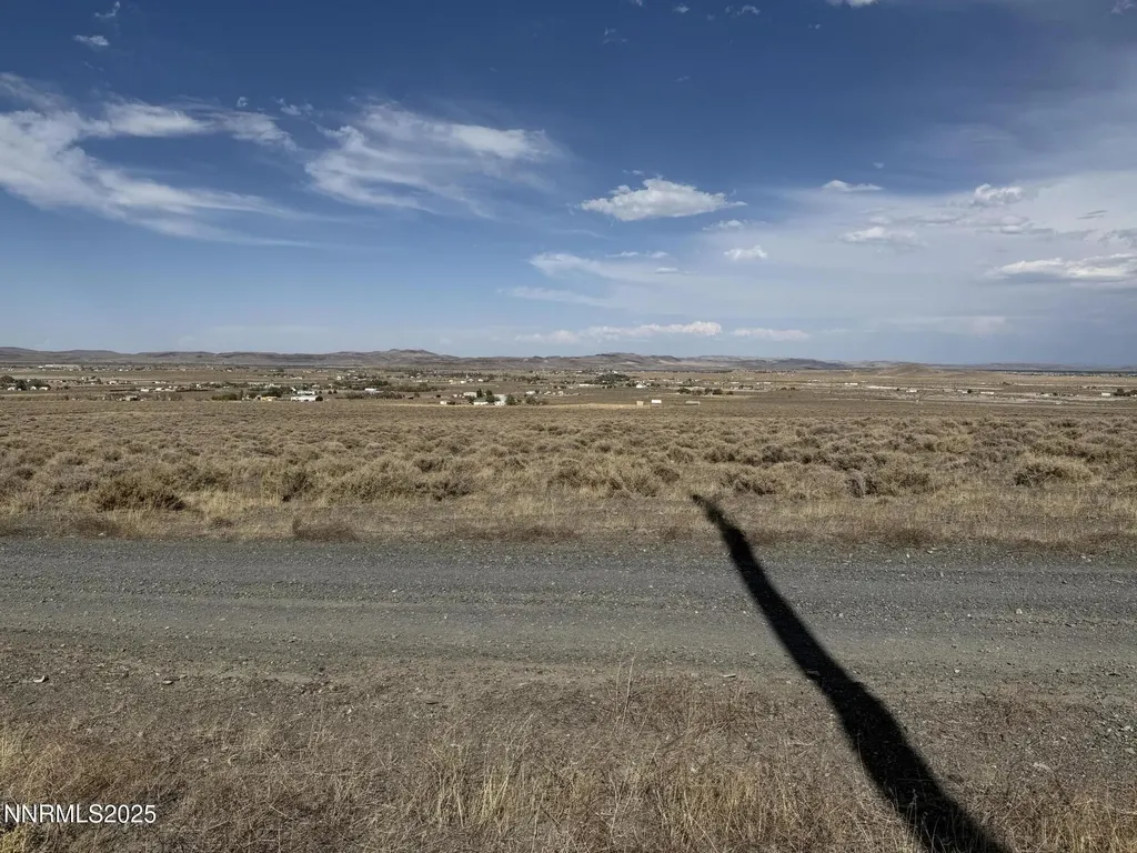 5915 Aspen Silver Springs NV 89429
