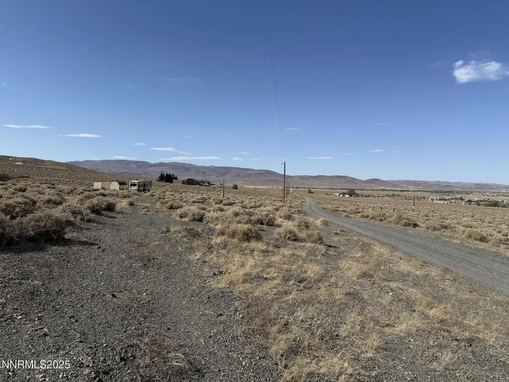 5915 Aspen Silver Springs NV 89429