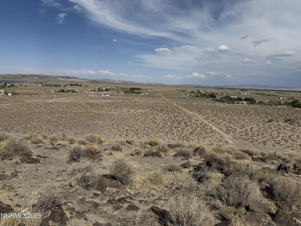 6310 Catfish Silver Springs NV 89429