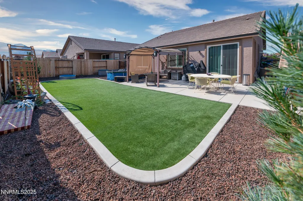 120 Cosser Dayton NV 89403