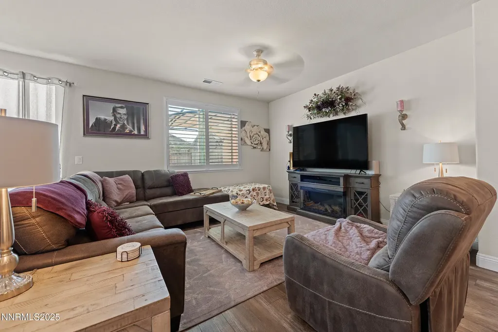 120 Cosser Dayton NV 89403