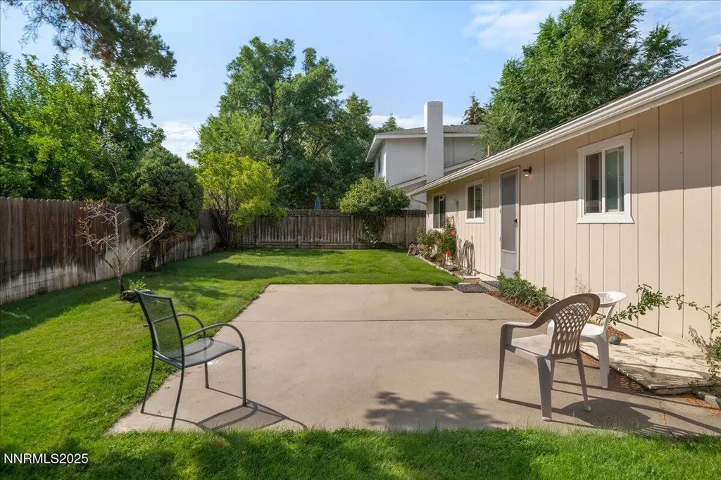 3309 Hickory Carson City NV 89701