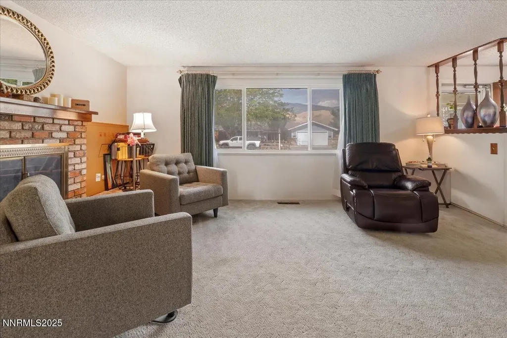 3309 Hickory Carson City NV 89701