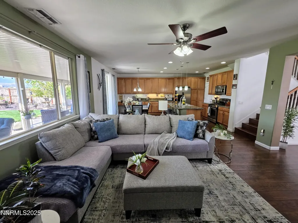 10677 Fire Poppy Reno NV 89521