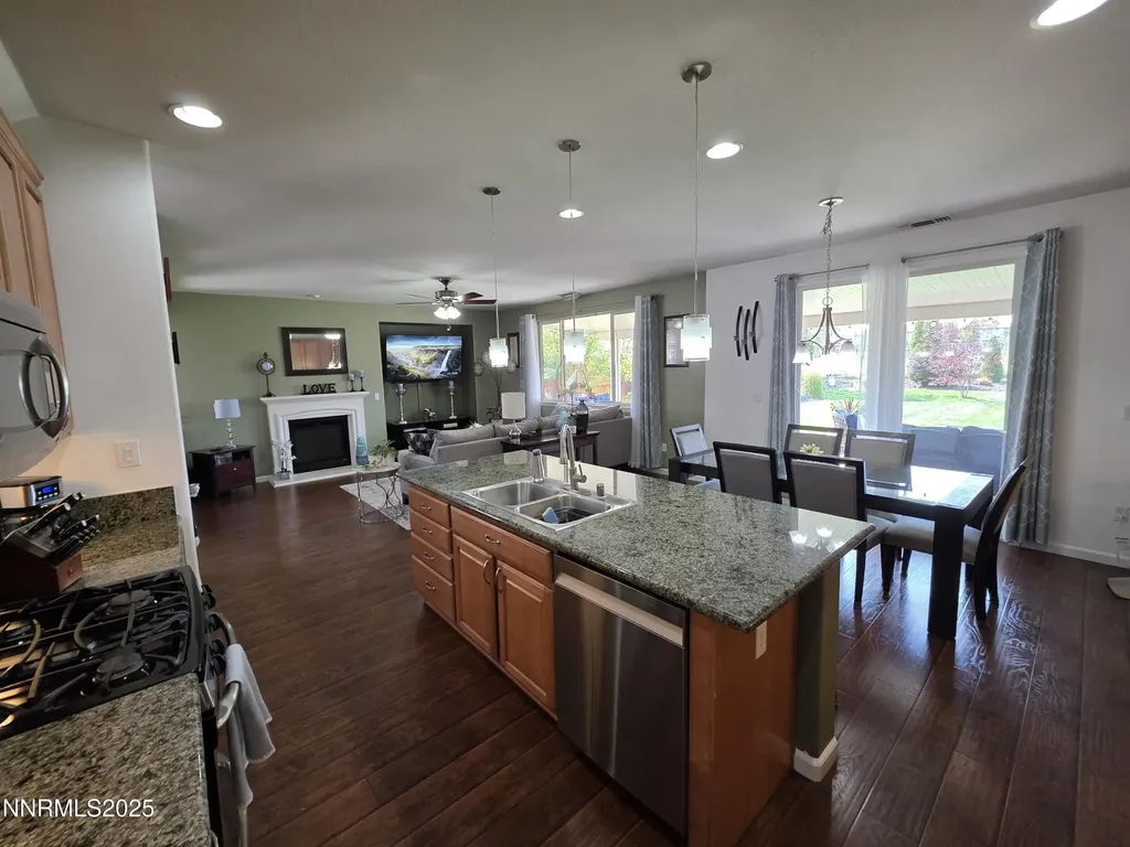 10677 Fire Poppy Reno NV 89521