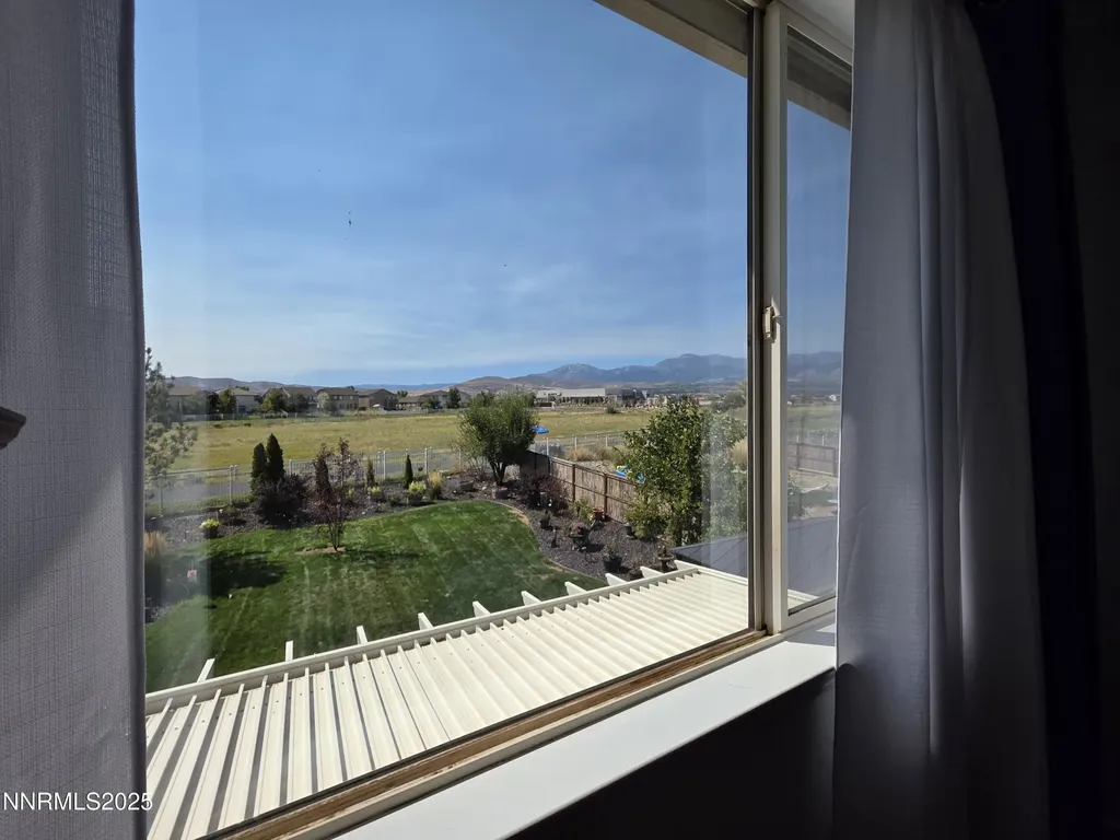 10677 Fire Poppy Reno NV 89521