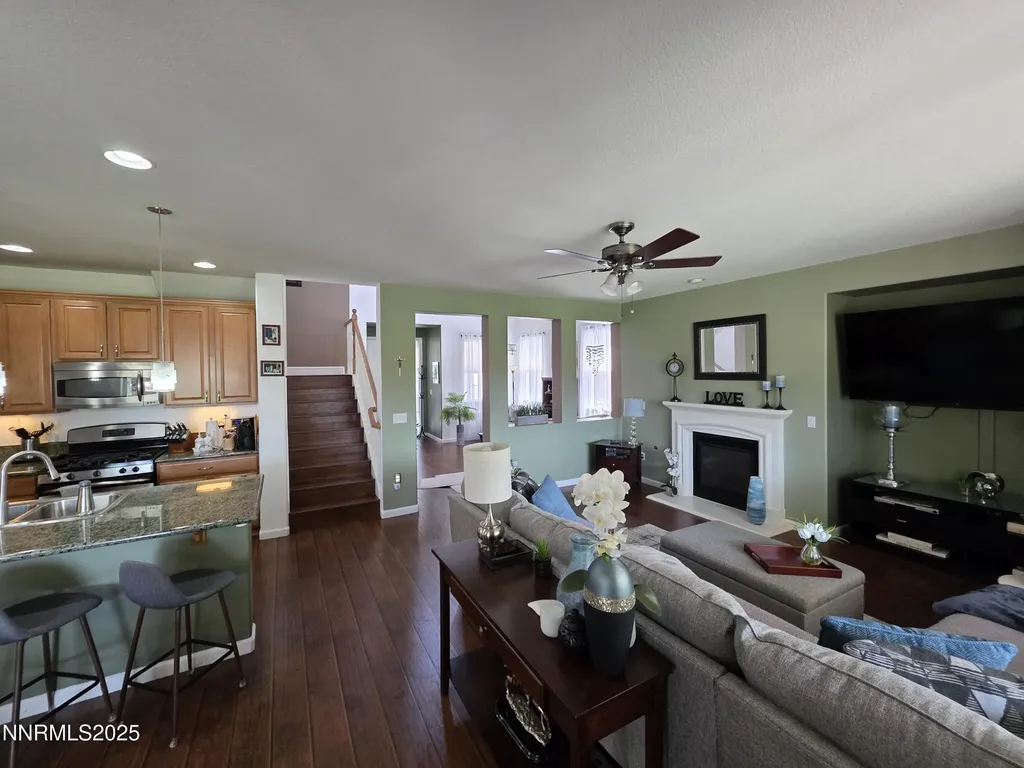 10677 Fire Poppy Reno NV 89521