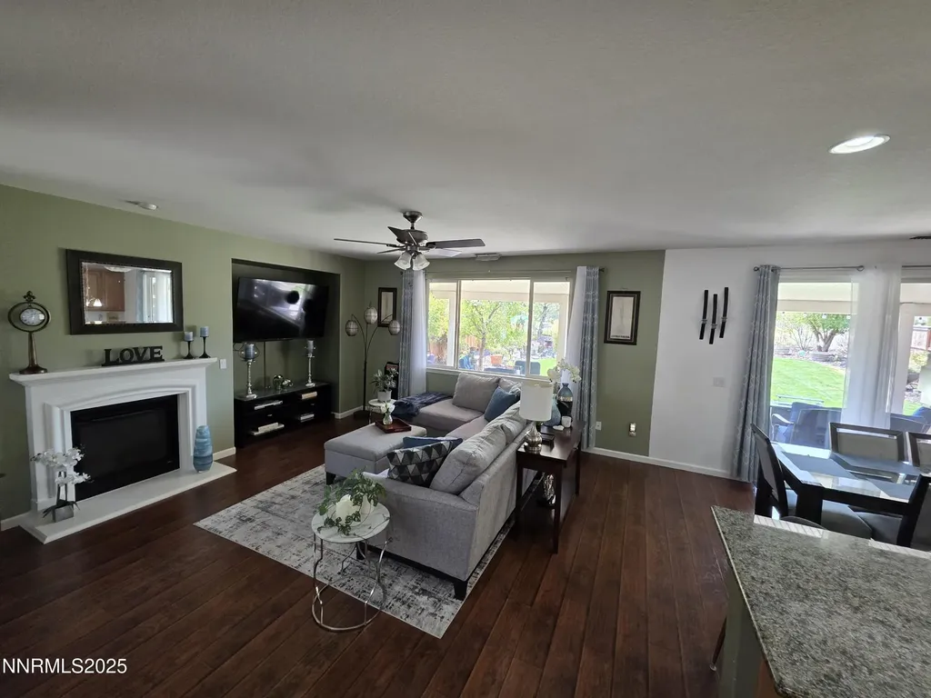 10677 Fire Poppy Reno NV 89521