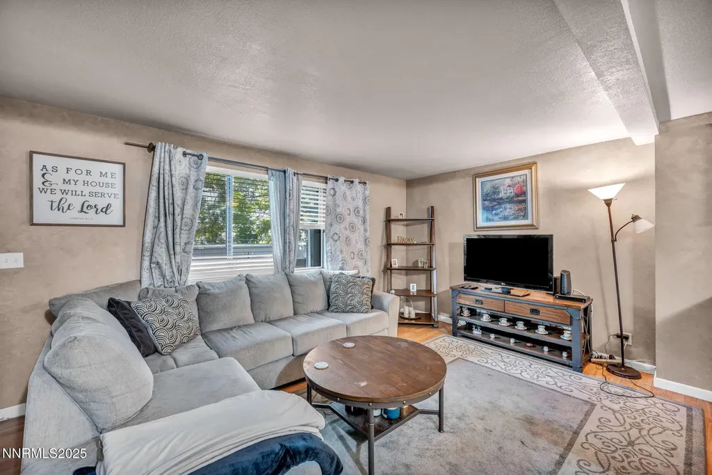 1529 Long Carson City NV 89706