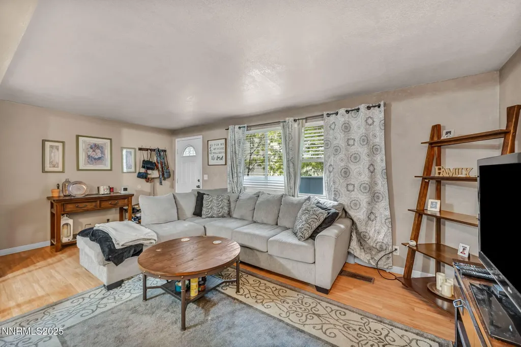 1529 Long Carson City NV 89706