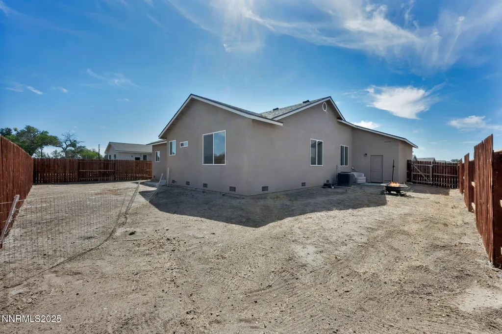 665 Beeghly Fallon NV 89406