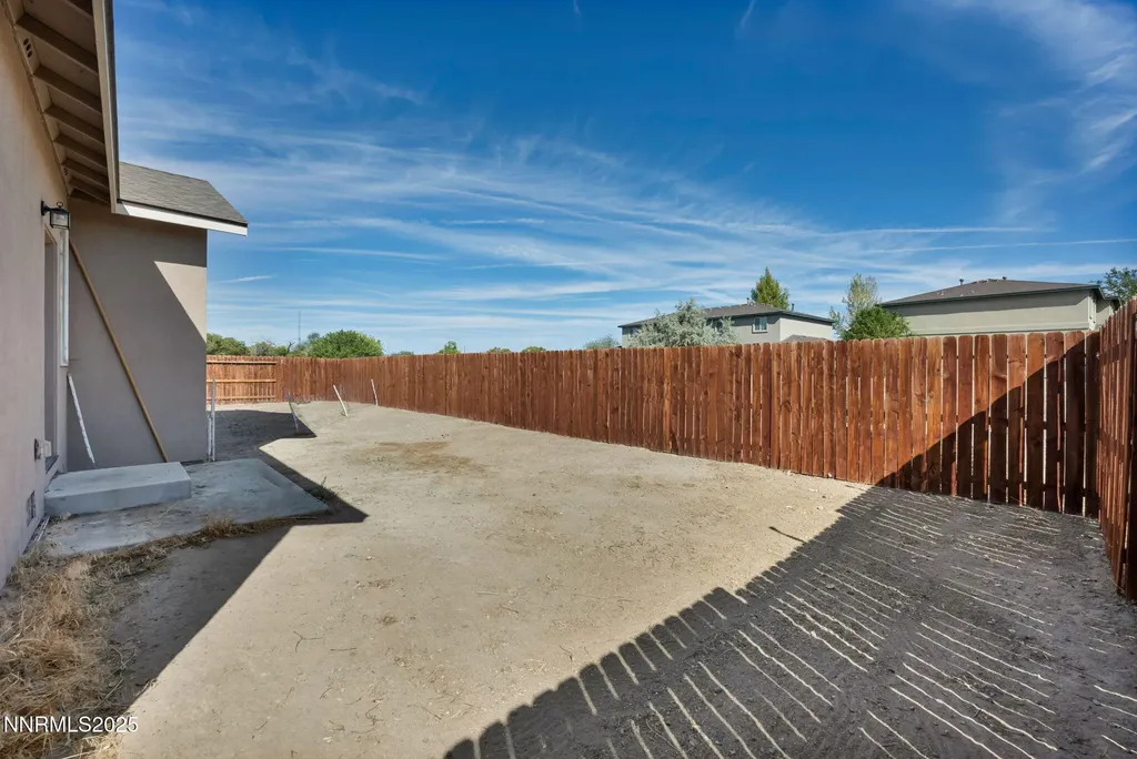 665 Beeghly Fallon NV 89406