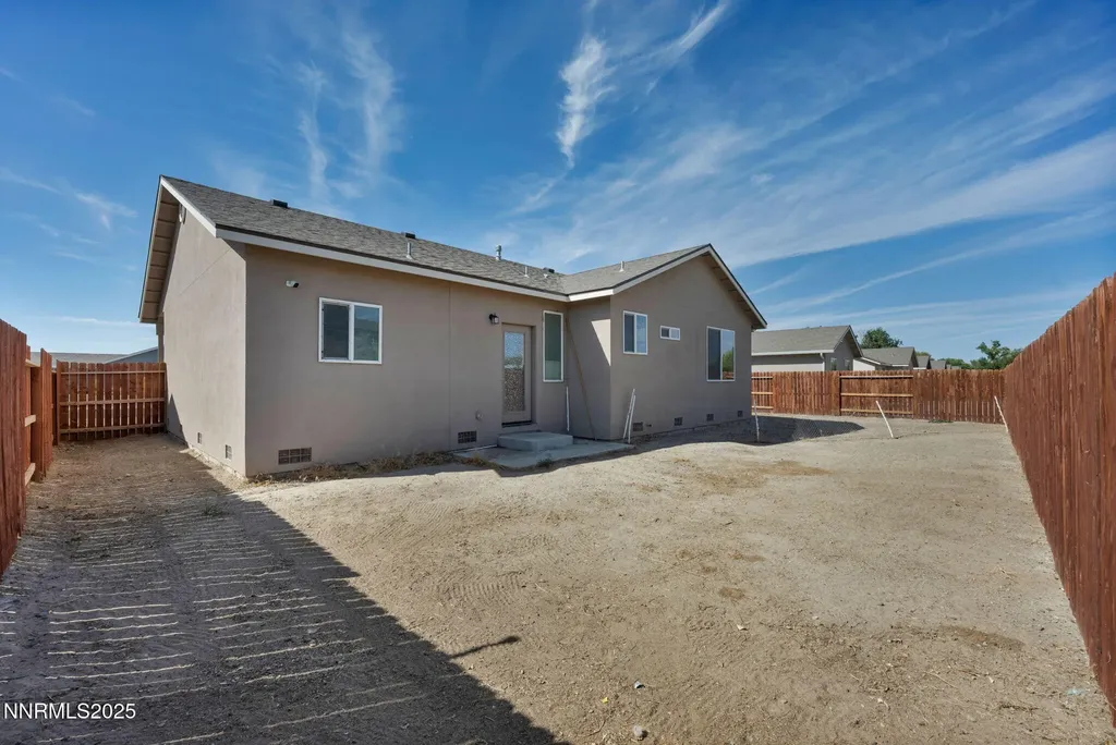 665 Beeghly Fallon NV 89406