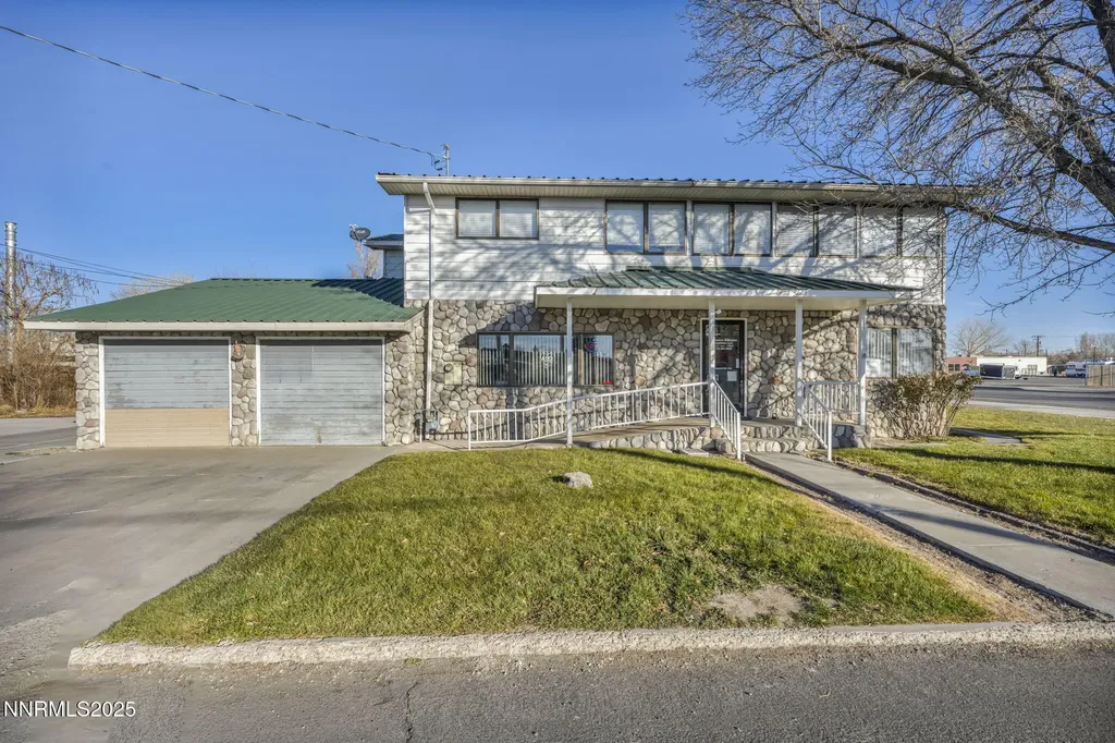 2 Newcombe Yerington NV 89447