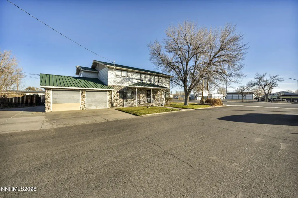 2 Newcombe Yerington NV 89447
