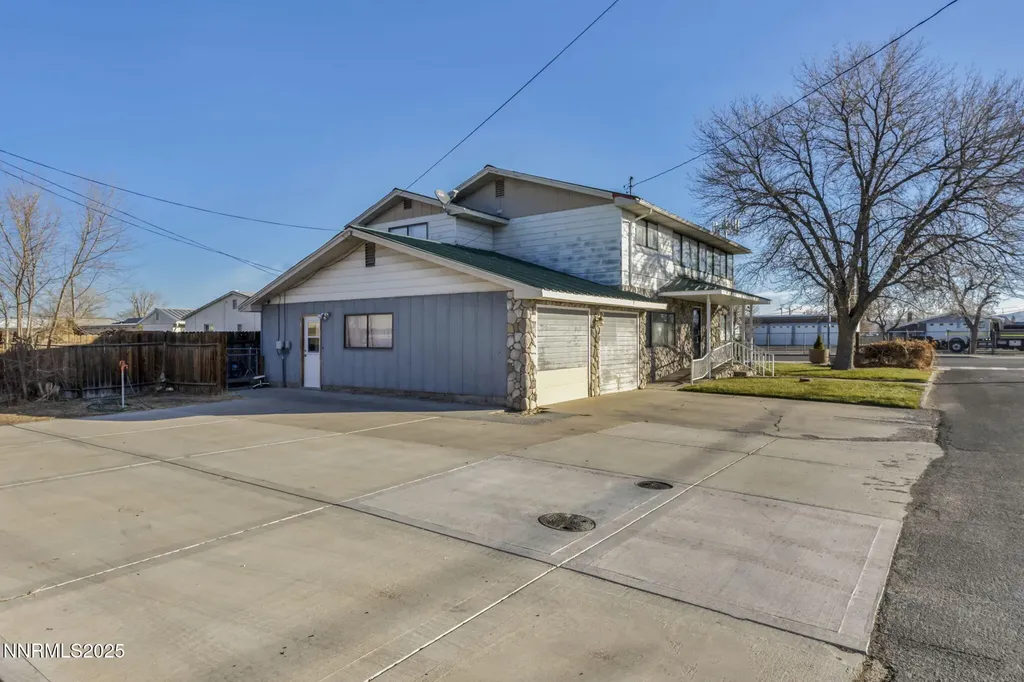 2 Newcombe Yerington NV 89447