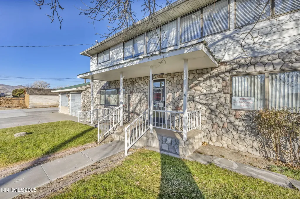 2 Newcombe Yerington NV 89447