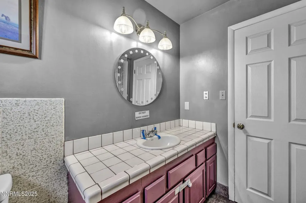 2 Newcombe Yerington NV 89447