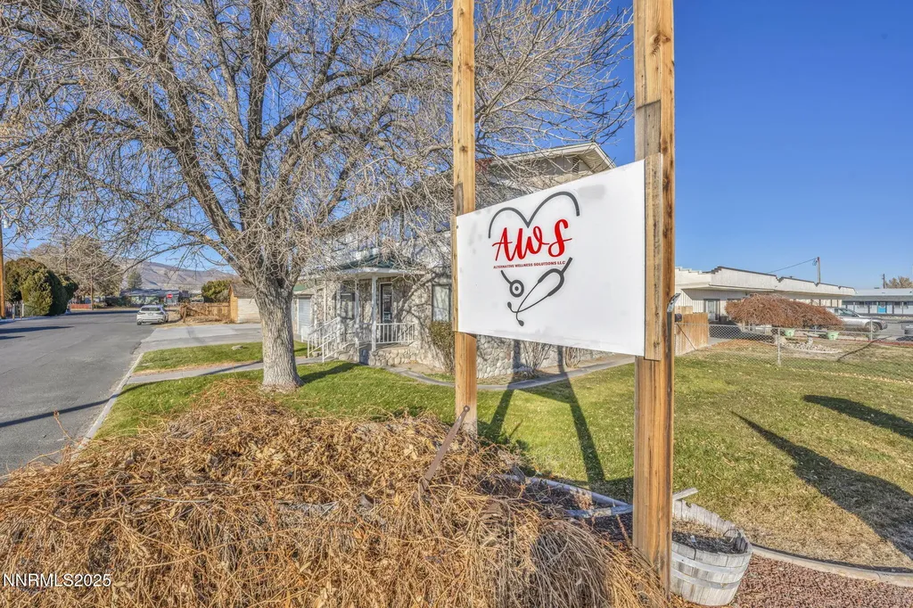 2 Newcombe Yerington NV 89447