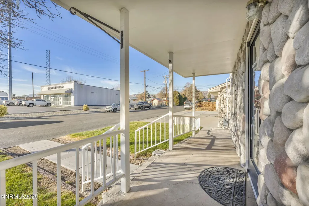 2 Newcombe Yerington NV 89447