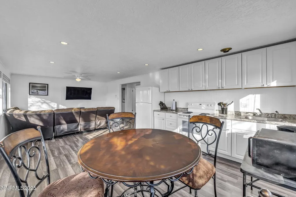 2 Newcombe Yerington NV 89447