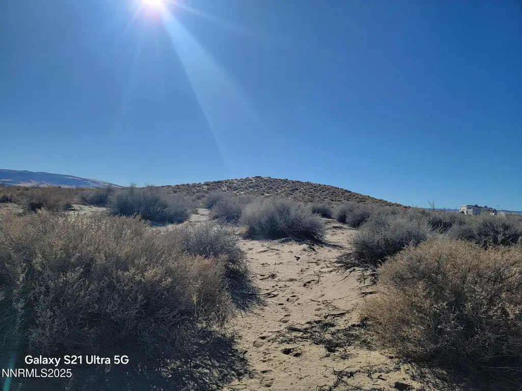 1595 6th Silver Springs NV 89429