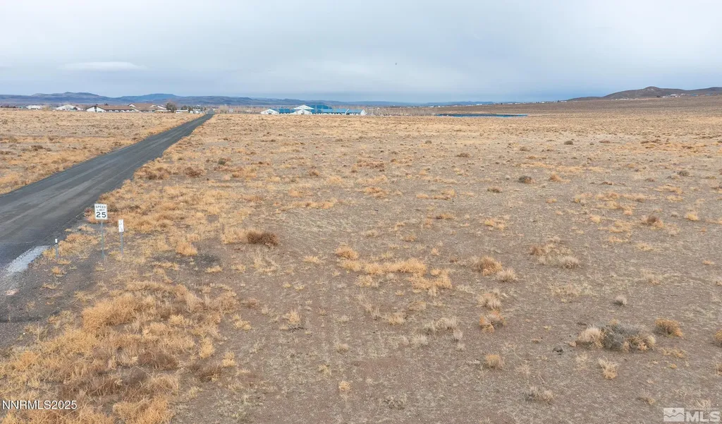 4345 Spruce Silver Springs NV 89429